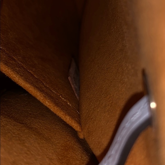 SOLD!!!! Louis Vuitton Hot Springs Snow❄️ - Picture 6 of 8